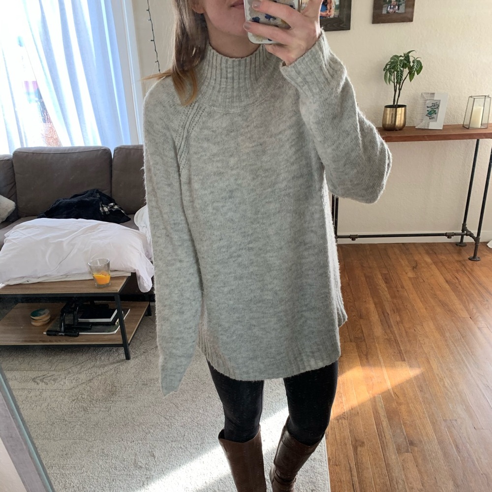 Tunic turtle neck sweater